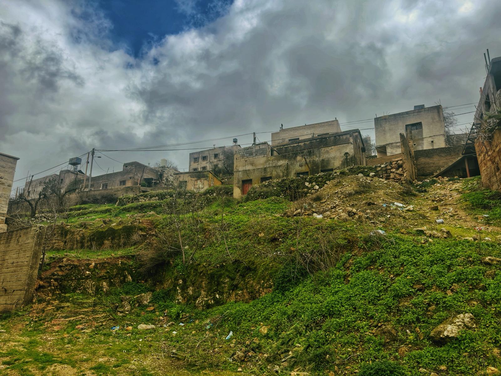 وسط  قرية قصرةـ بعدسة ابن قصرة السيد محمد نزال